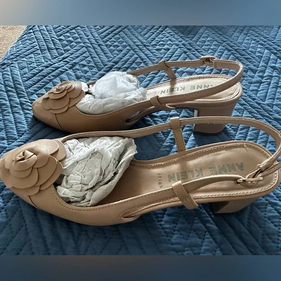 Anne Klein Women's Penelope Heeled Sandals in Nude| Size 8 - Picture 6 of 7